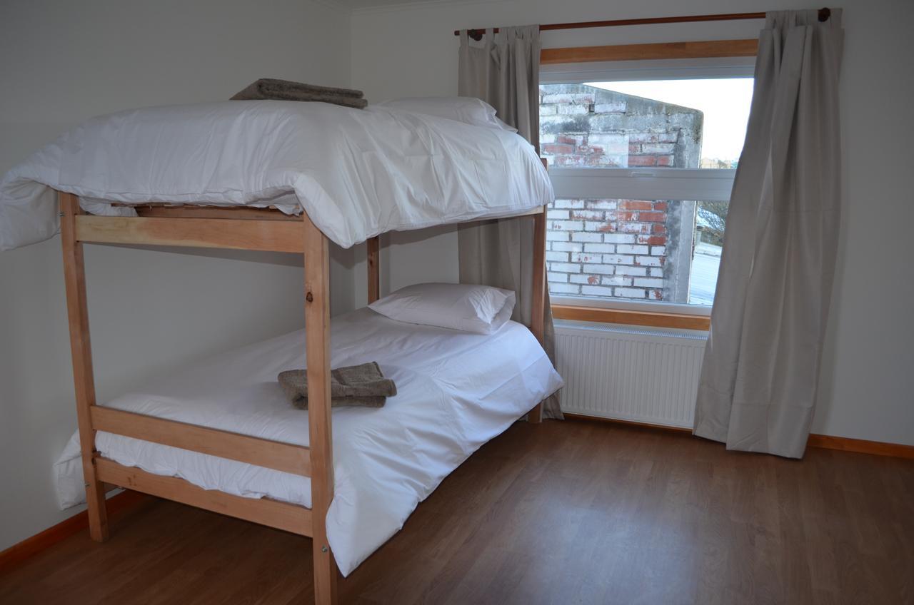 פורטו נטאלס Hostal Camino De Santiago מראה חיצוני תמונה