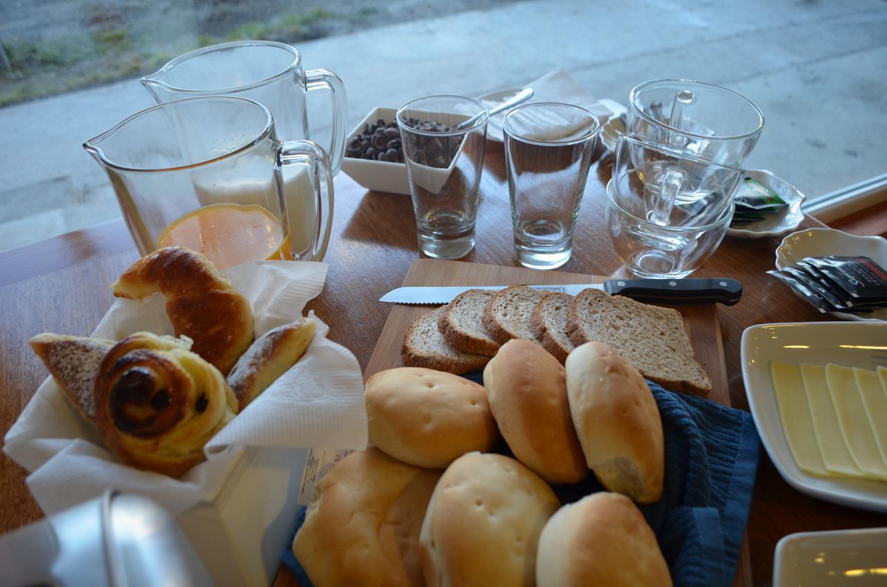 פורטו נטאלס Hostal Camino De Santiago מראה חיצוני תמונה