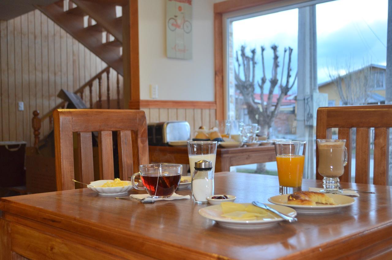 פורטו נטאלס Hostal Camino De Santiago מראה חיצוני תמונה