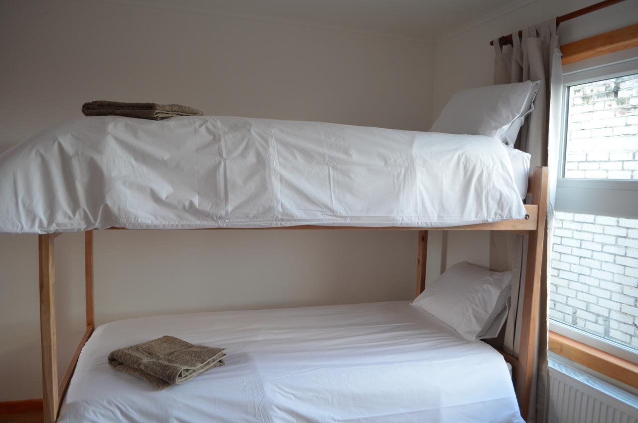 פורטו נטאלס Hostal Camino De Santiago מראה חיצוני תמונה