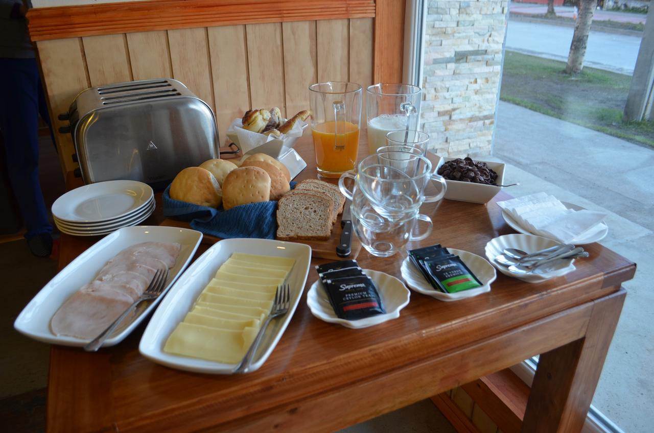 פורטו נטאלס Hostal Camino De Santiago מראה חיצוני תמונה