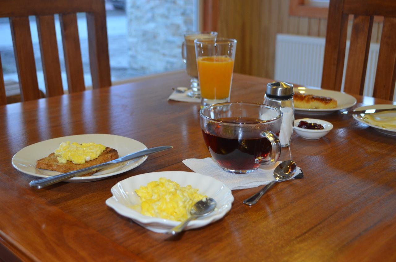 פורטו נטאלס Hostal Camino De Santiago מראה חיצוני תמונה