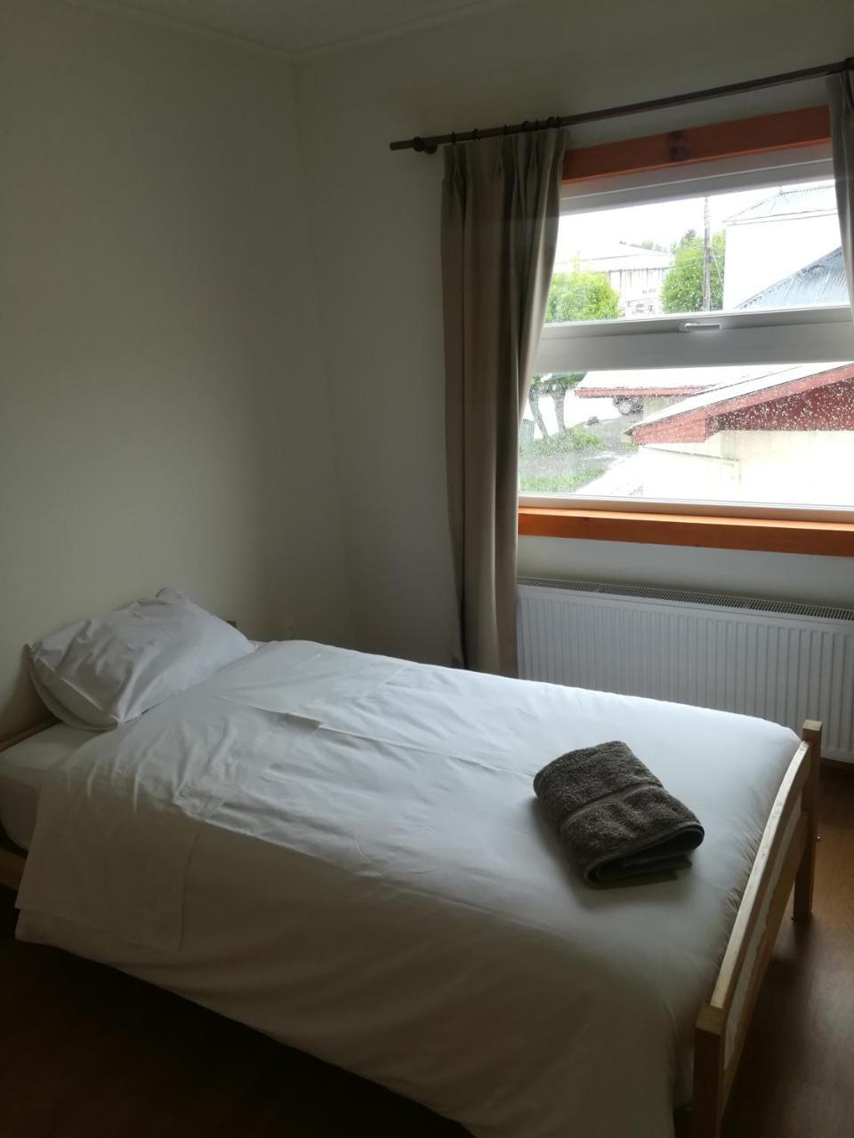 פורטו נטאלס Hostal Camino De Santiago מראה חיצוני תמונה